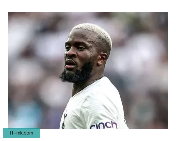 恩东贝莱与热刺解约后正式加盟法国尼斯球队开启新篇章