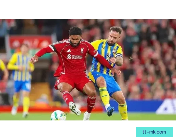 戈麦斯坐镇迈阿密国际中场化身钢铁屏障串联攻防稳固球队防线核心