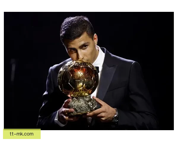 罗德里荣膺2024欧洲杯最佳球员展现全能中场魅力